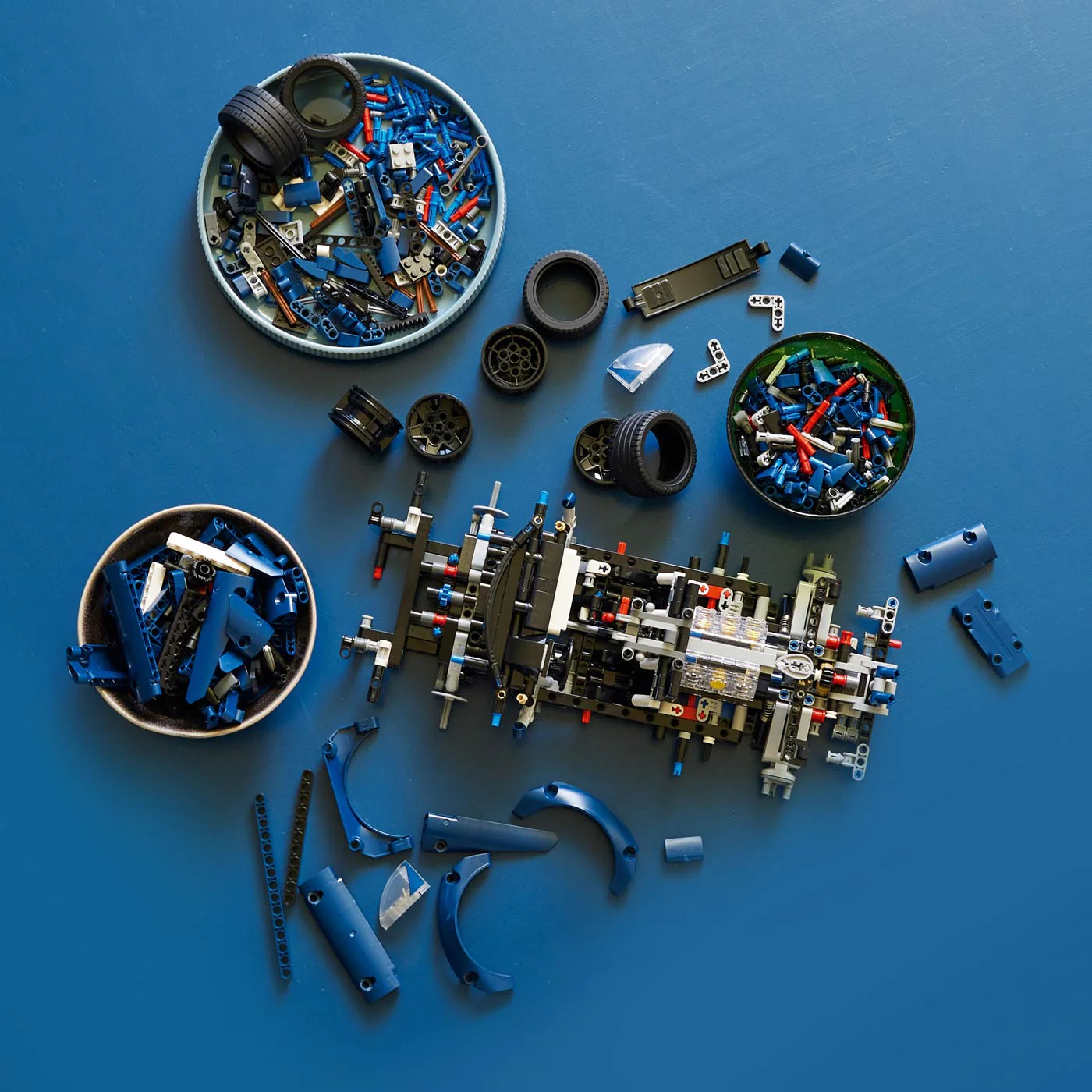 LEGO Technic 2022 Ford GT - Image 4