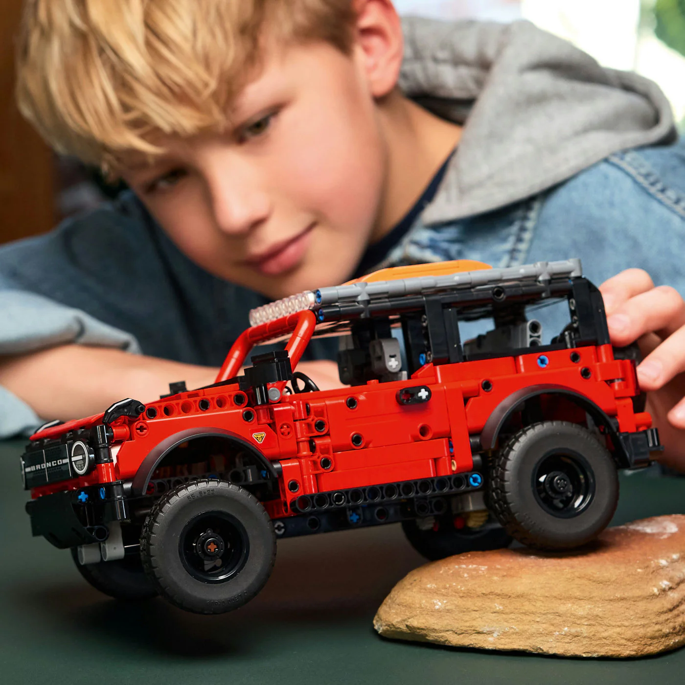 LEGO Technic Ford Bronco SUV - Image 5